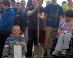 Sadzenie drzewa 11.JPG